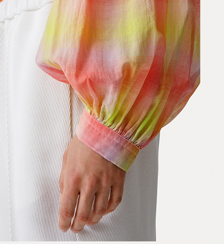 pres-details-fantaisie-annee-80-manches-amples-chemise
