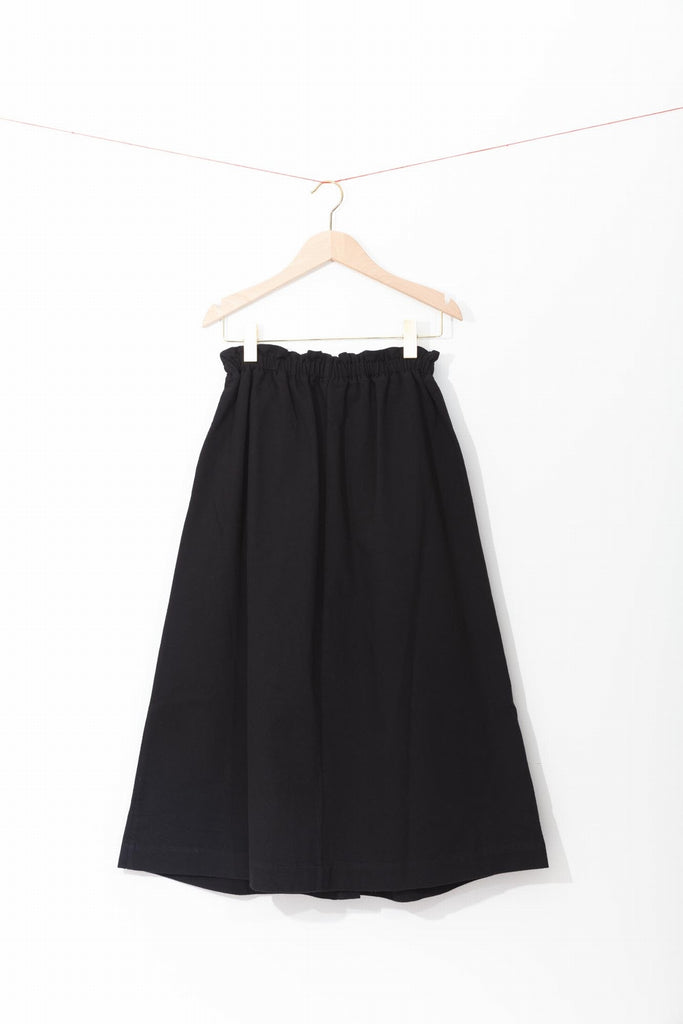 dos-plis-jupe-taille-haute