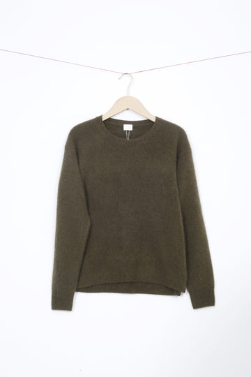 pull-col-rond-coupe-droite-fentes