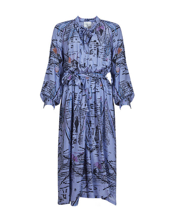 robe-romantique-soie-imprimee-cinture