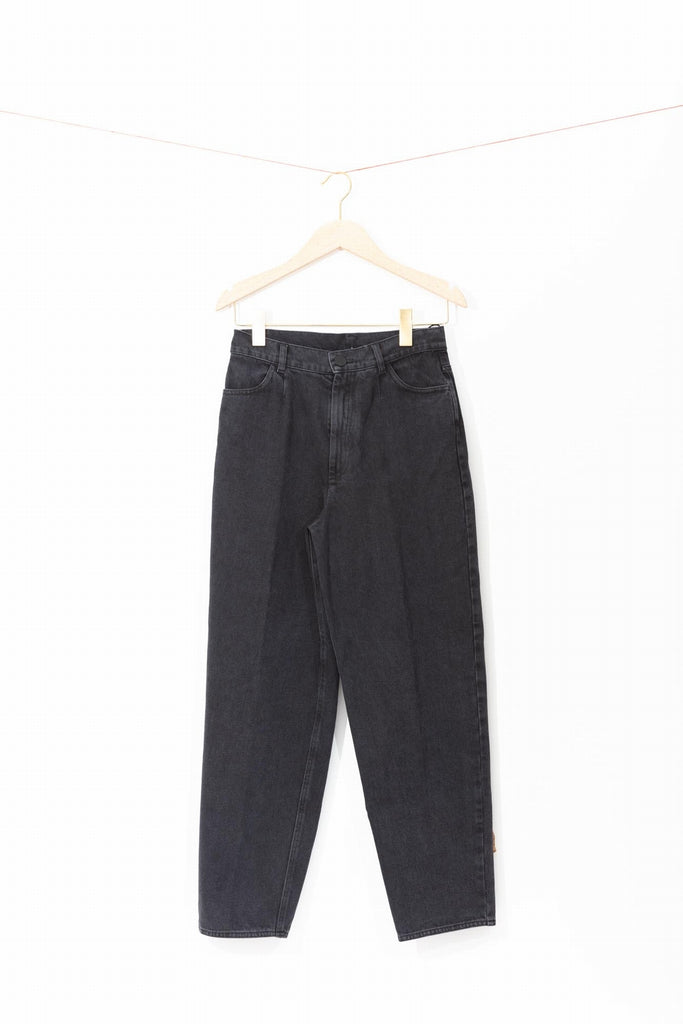 savoir-faire-italien-pantalon-denim-delave-ballon