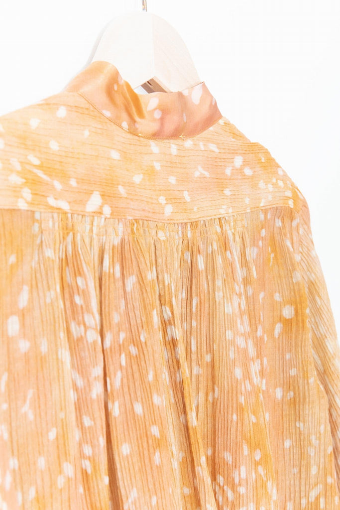 manches-longues-ample-details-vu-de-pres-dos-blouse