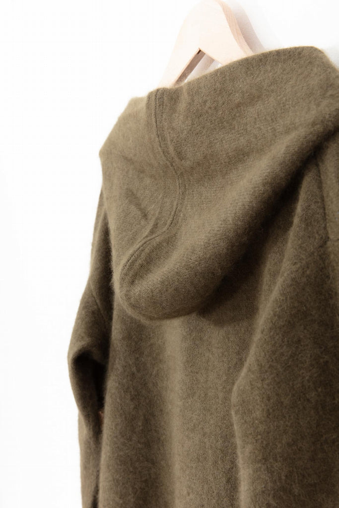 poils-capuche-veste-douce-manches-longues